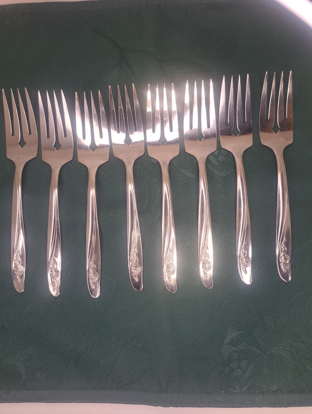 VTG Oneida ROSEANNE Custom Stainless SALAD FORKS  Silverware Flatware LOT OF 8
